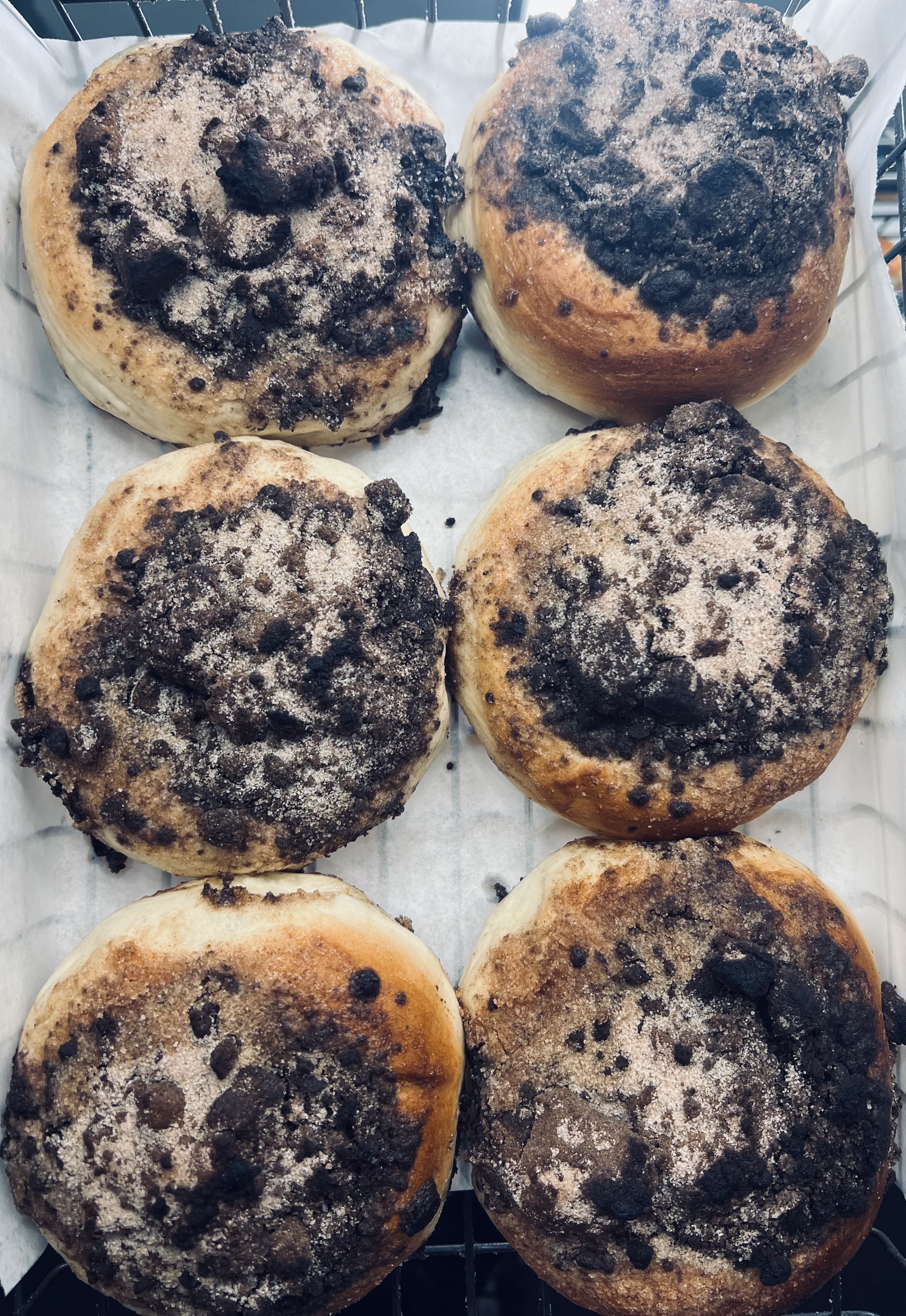 Cinnamon streusel specialty bagels